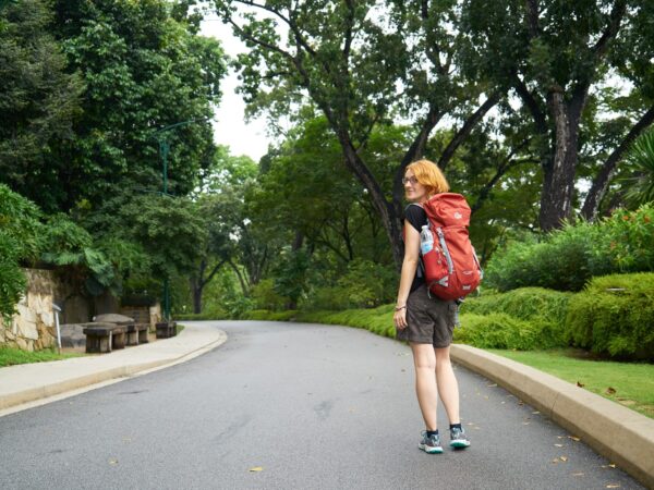 Transforme suas Caminhadas com a Mochila Térmica Feminina